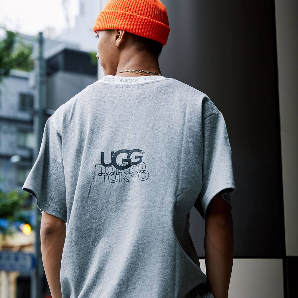 UGGのTシャツ