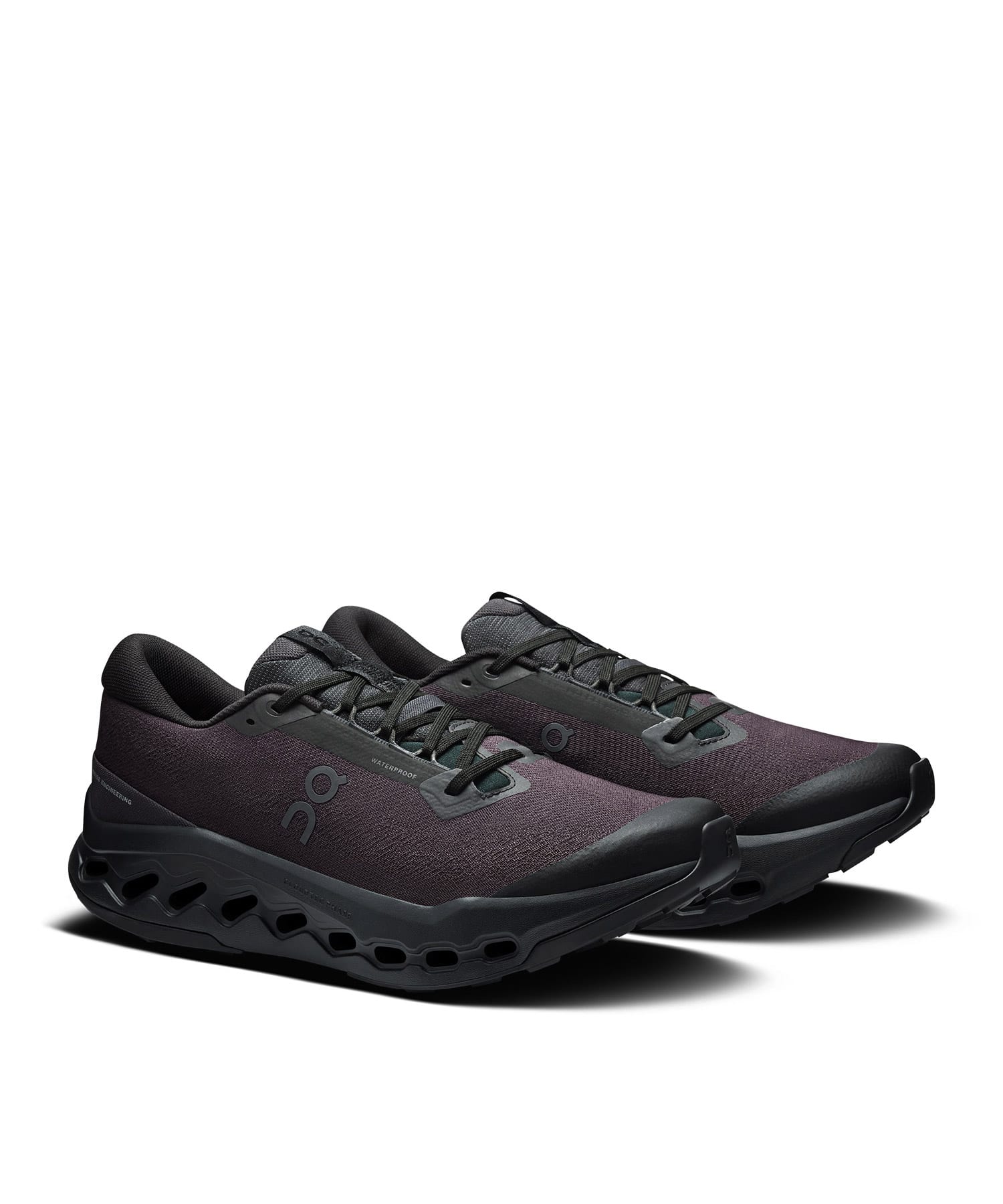 On Cloudsurfer Trail 2 WP M Black | Blackのメイン画像