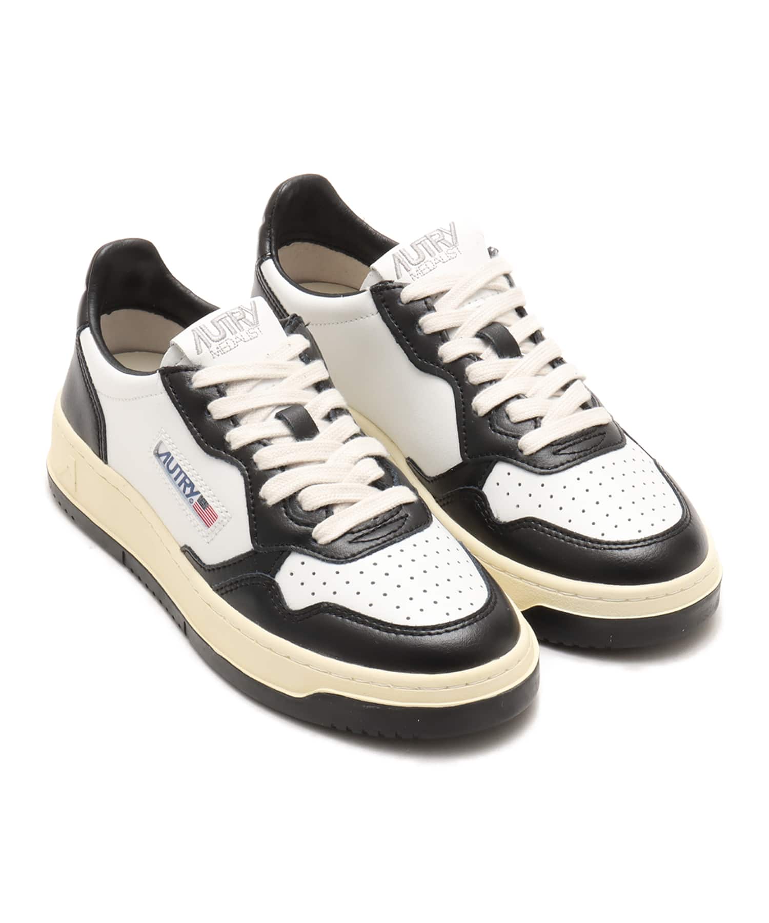 AUTRY MEDALIST LOW BLACKのメイン画像