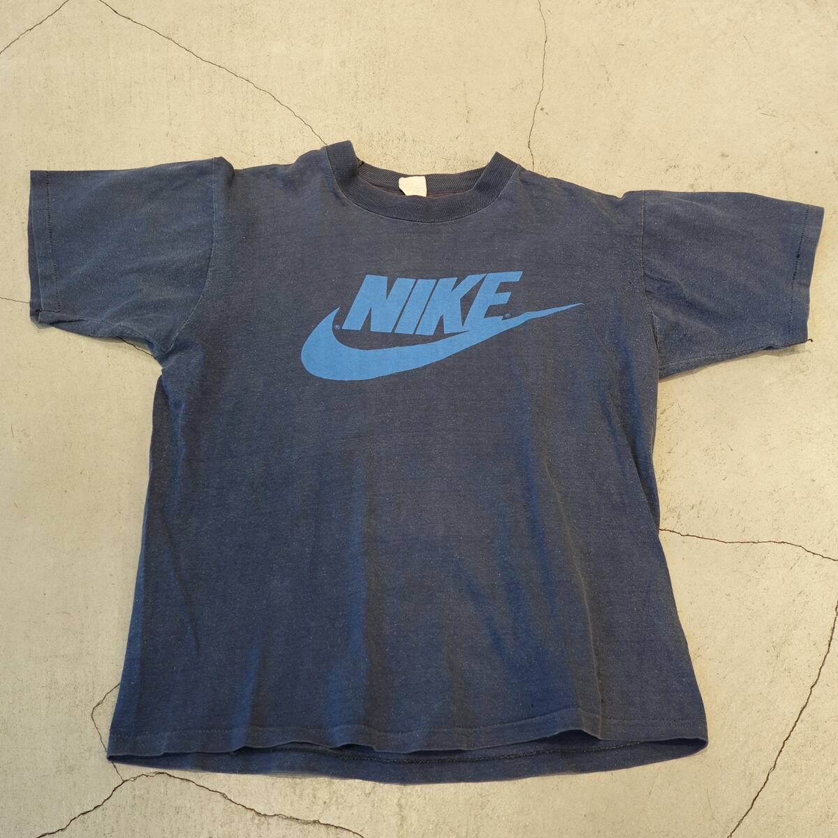 nike vintage tee