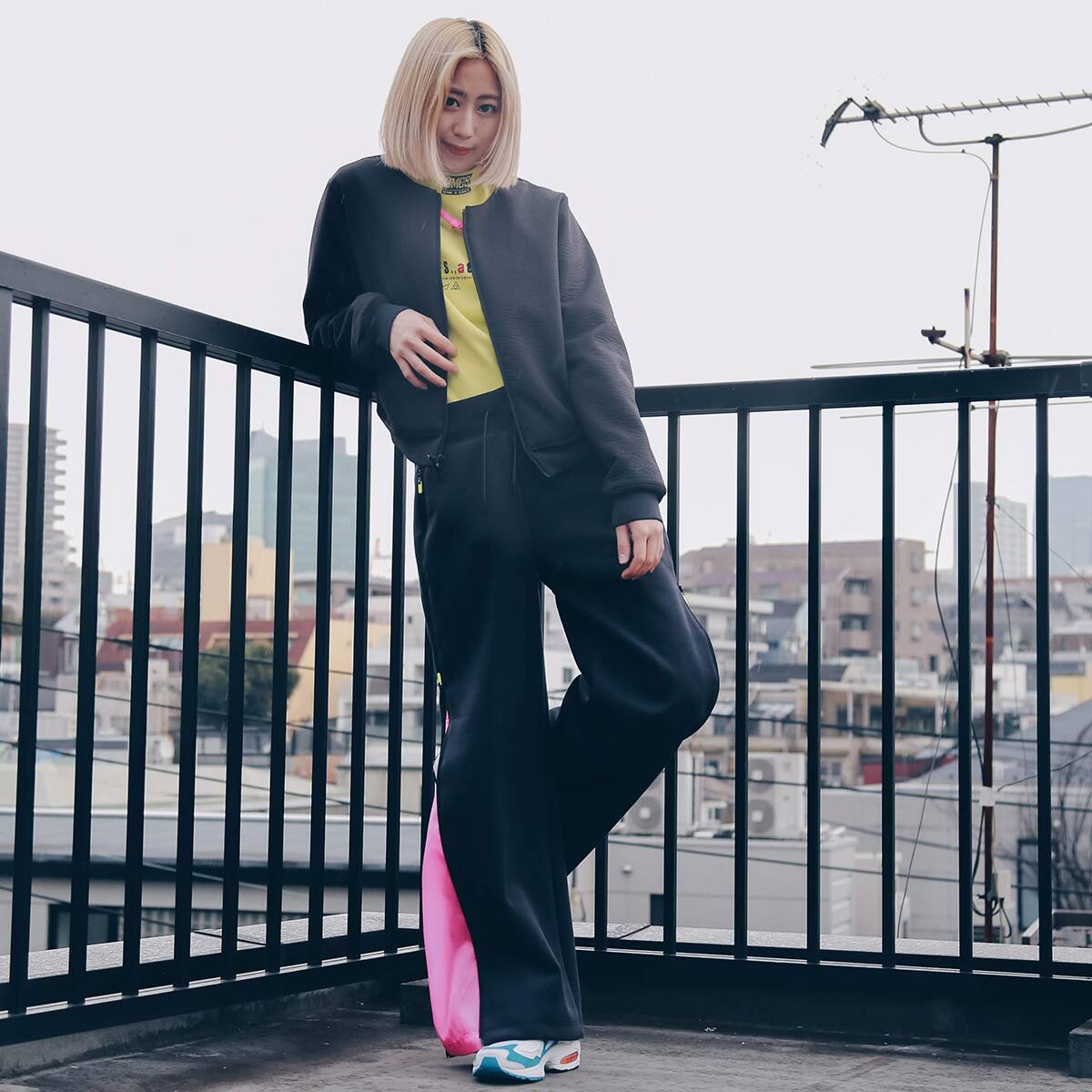 NIKE AS W NSW TCH PCK PANT FLC OIL GREY/BLACK_photo_large