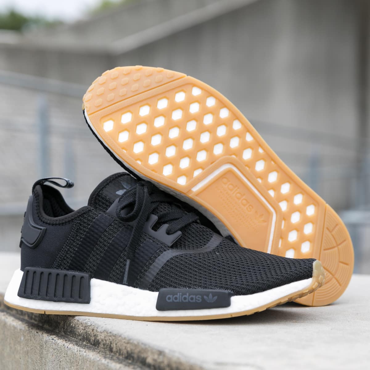 adidas NMD_R1 Core Black/Core Black/Gum_photo_large