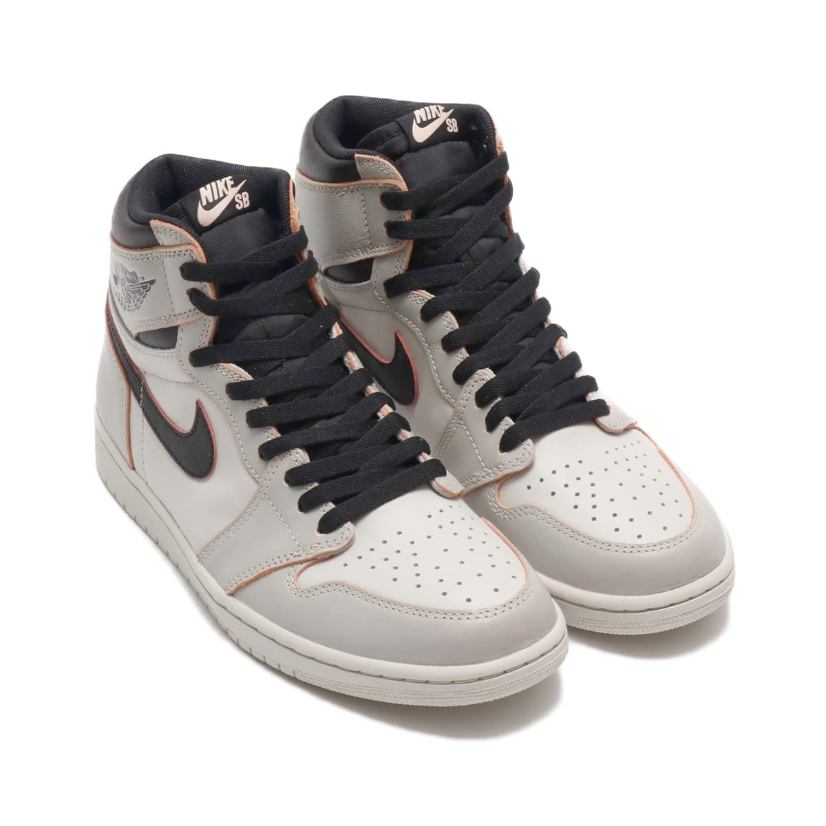 JORDAN BRAND AIR JORDAN 1 HIGH OG DEFIANT LT BONE/BLK-CRMSN TNT-HYPR PNK 19SU-Sのメイン画像