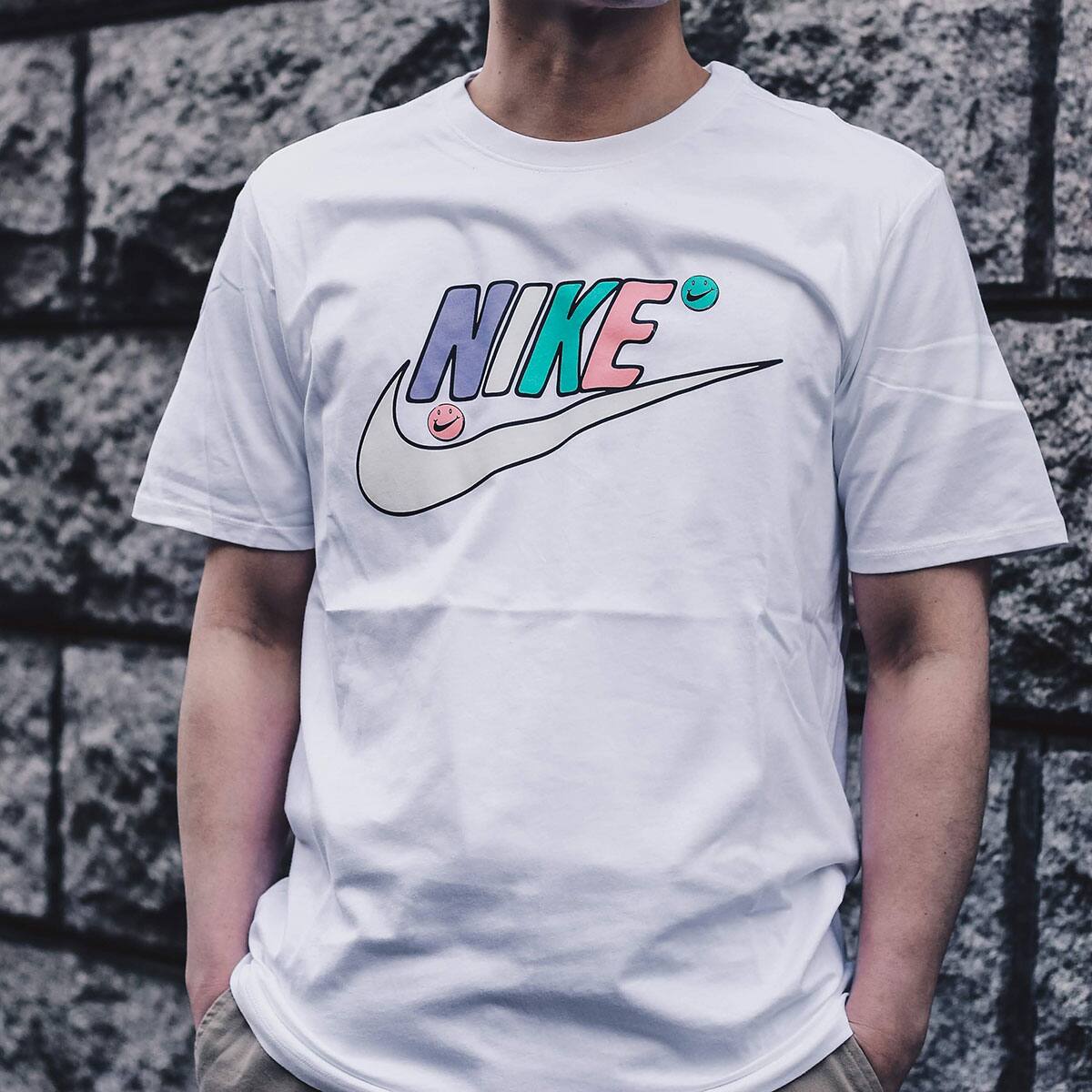 have a nike day shirt white