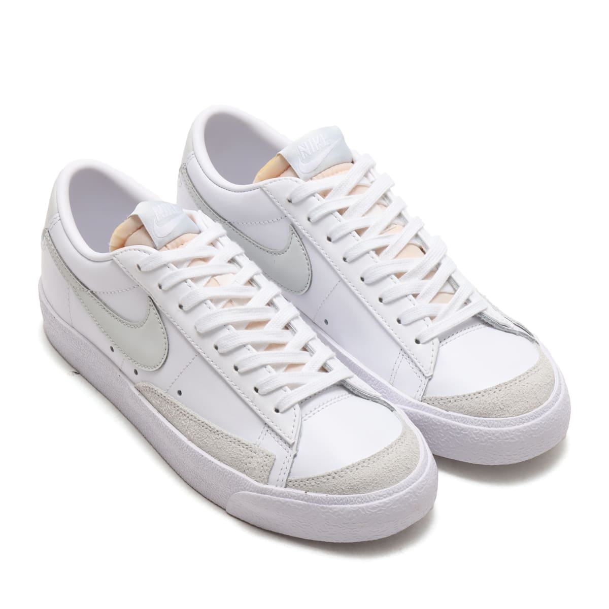 NIKE W BLAZER LOW '77 WHITE/PHOTON DUST-WHITE-WHITE 21SU-I