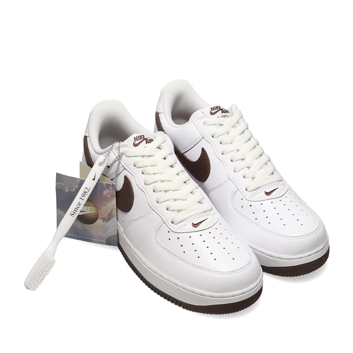 NIKE AIR FORCE LOW RETRO WHITE/CHOCOLATE-METALLIC GOLD 22SU-I