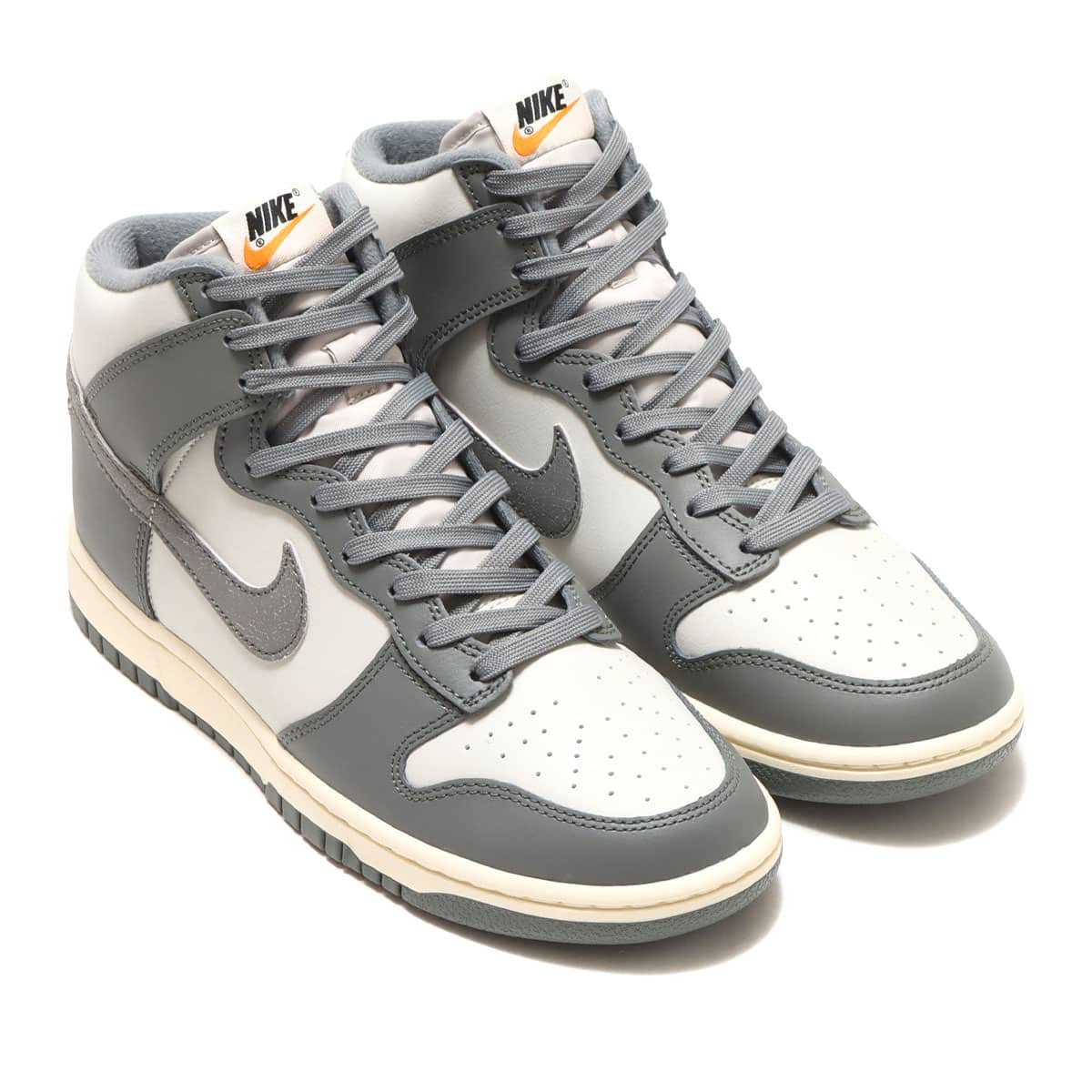 NIKE DUNK HI RETRO SE VNTG LIGHT BONE/TUMBLED GREY-COCONUT MILK 22SU-I