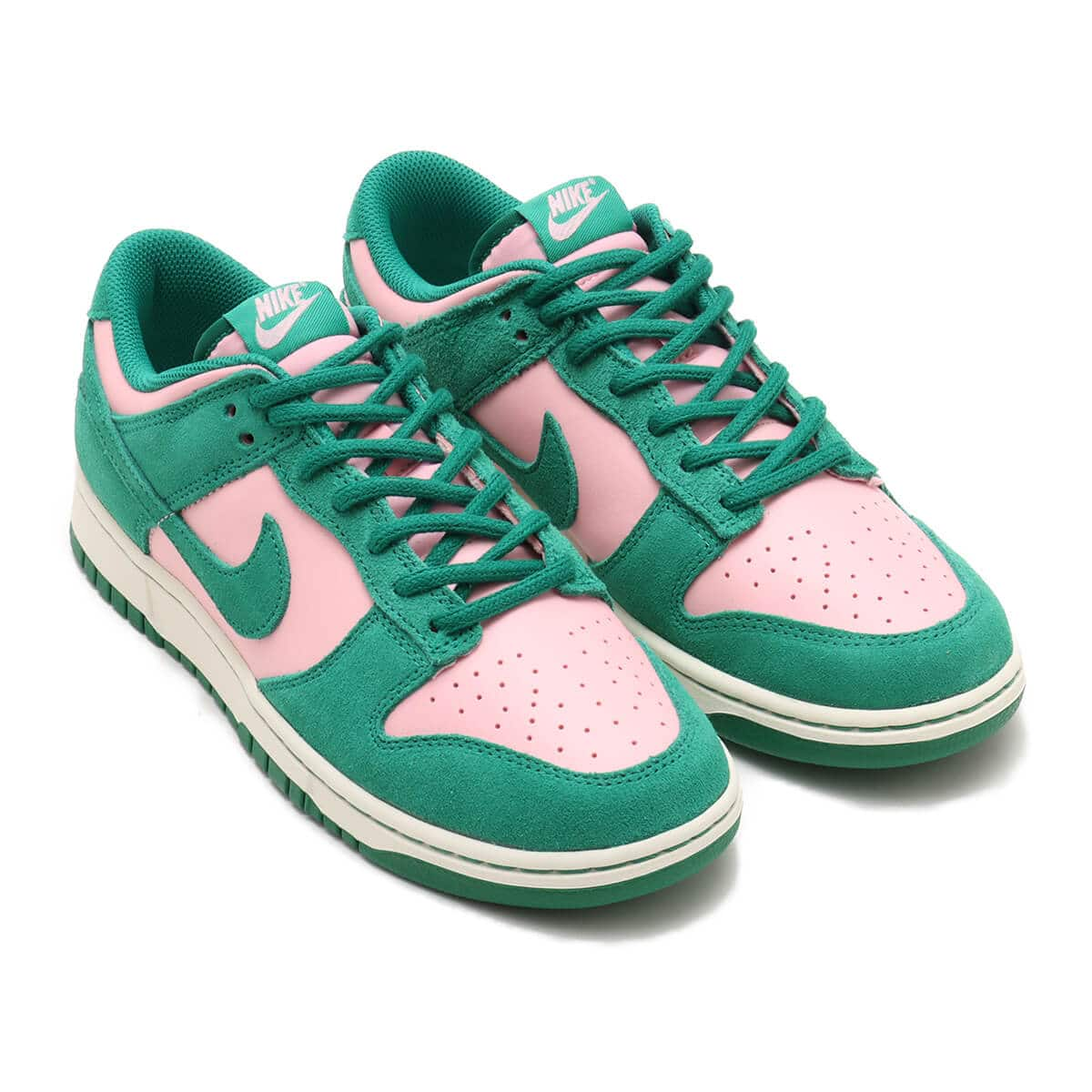 NIKE DUNK LOW RETRO SE MED SOFT PINK/MALACHITE-SAIL|atmos（アトモス） 公式オンラインストア