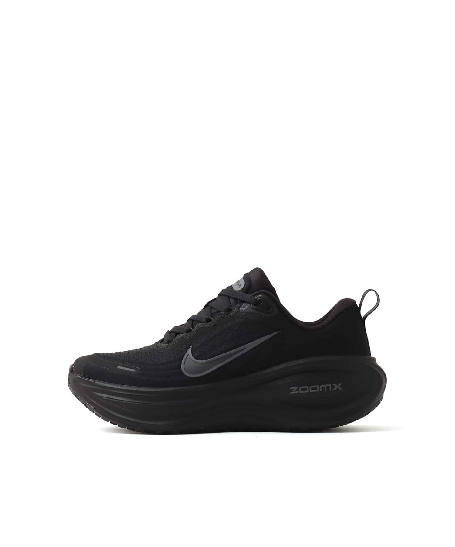 NIKE W VOMERO PLUS BLACK/DK SMOKE GREY-MTLC DARK GREYのメイン画像