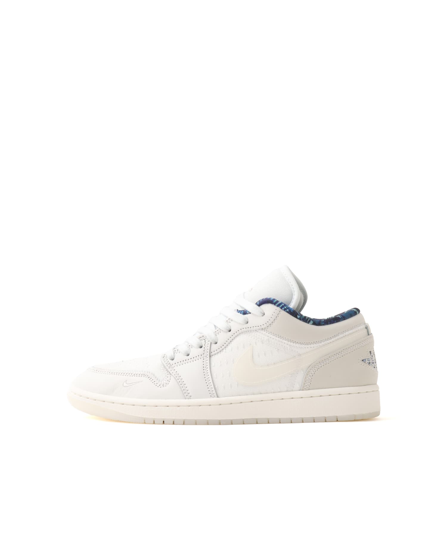 JORDAN BRAND AIR JORDAN 1 LOW SE APLA SUMMIT WHITE/SAIL-MULTI-COLOR-OFF WHITEのメイン画像