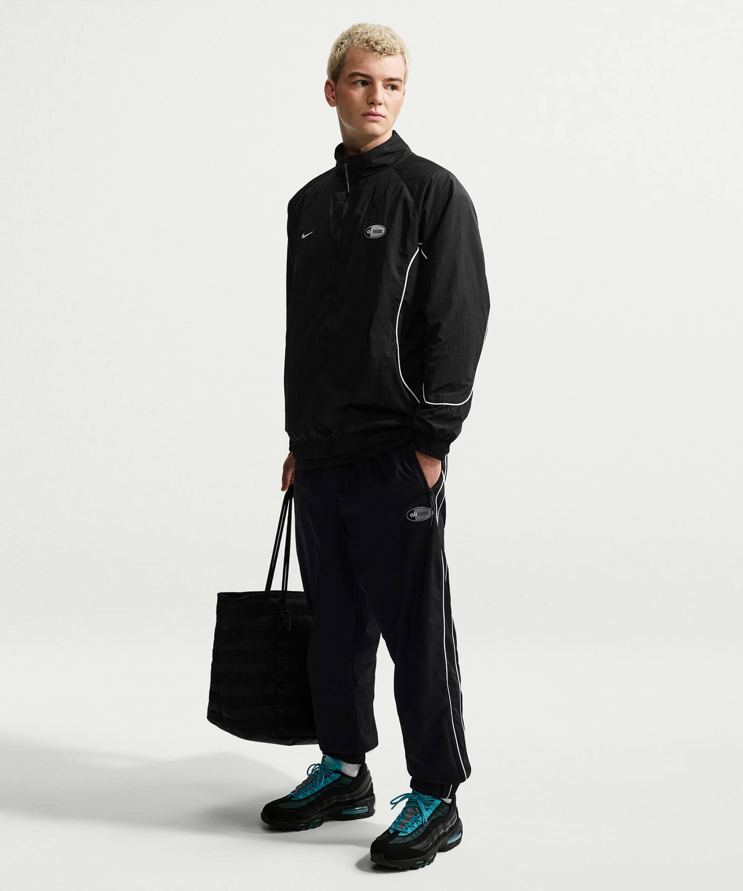 NIKE M NSW AIR MAX 95 WVN PANT BLACKのメイン画像