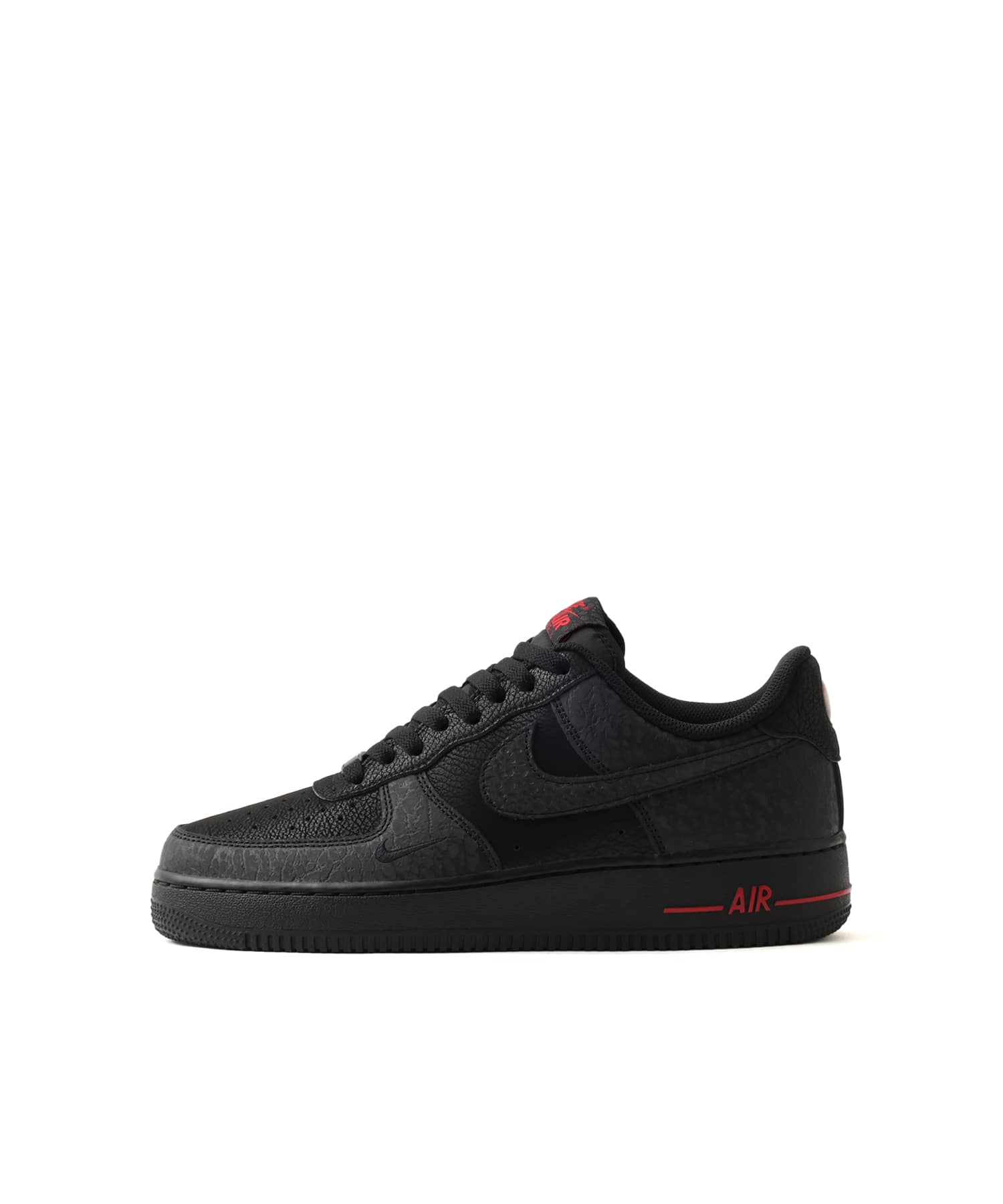 NIKE AIR FORCE 1 '07 BLACK/BLACK-TOUGH RED-DK SMOKE GREY-GREY FOGのメイン画像