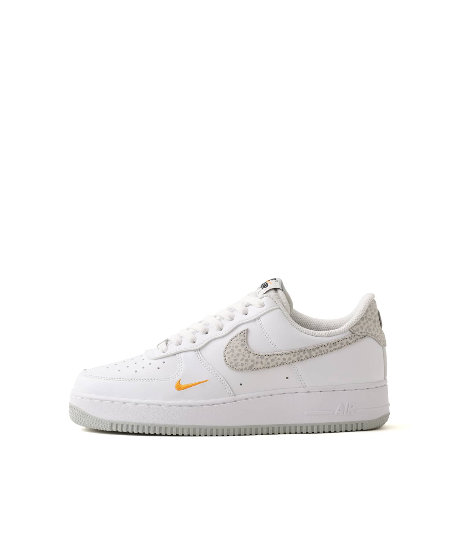 NIKE AIR FORCE 1 '07 WHITE/WHITE-KUMQUAT-GREY FOG-BLACK-MTLC SILVERのメイン画像