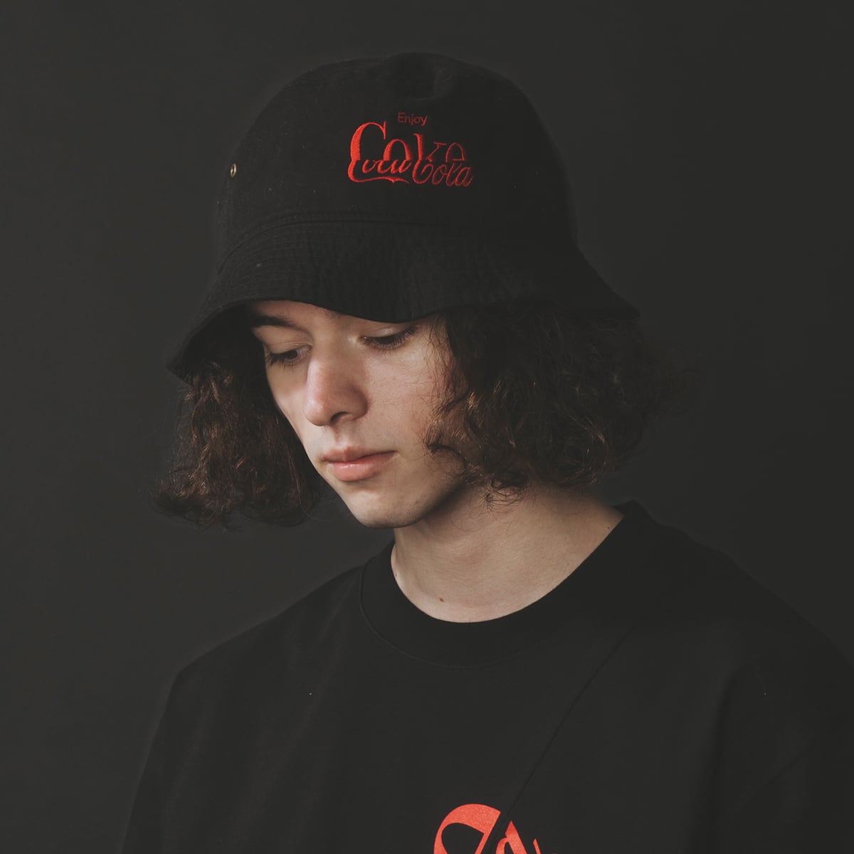 COCA-COLA atmos SWITCH GRAPHIC BUCKET HAT BLACK 21SP-I_photo_large