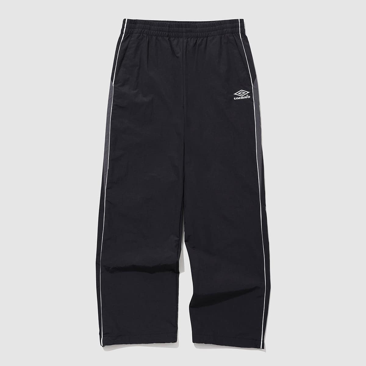 UMBRO HBL CELEB Woven Setup Pants ブラックのメイン画像