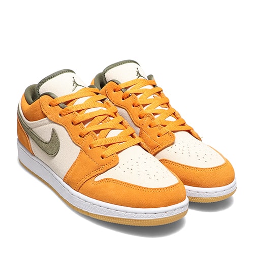 JORDAN BRAND AIR JORDAN 1 LOW SE (GS) WHITE/MEDIUM OLIVE-LIGHT CURRY-WHITE 22SP-I