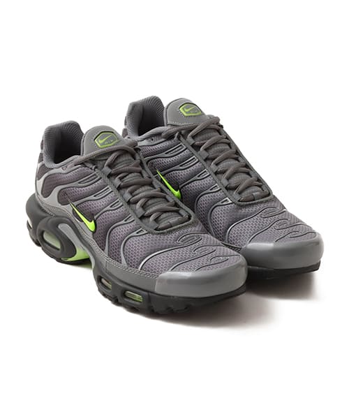 NIKE AIR MAX PLUS