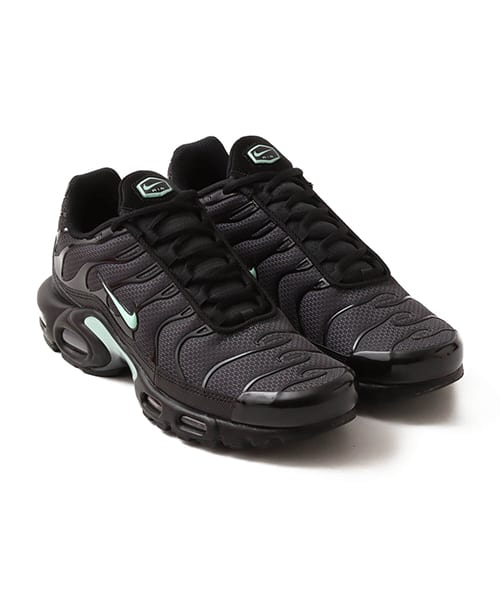 NIKE AIR MAX PLUS