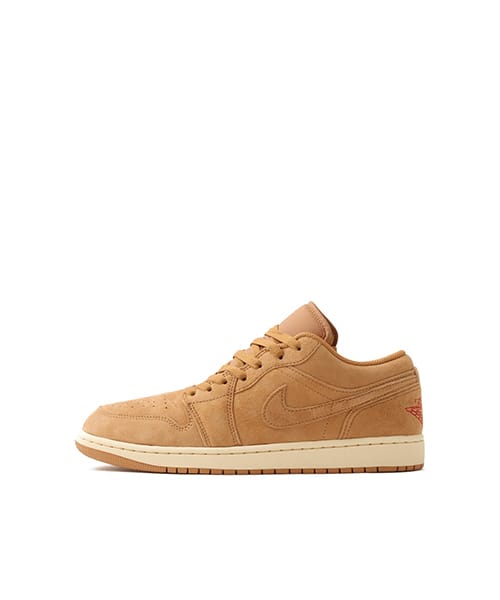 JORDAN BRAND AIR JORDAN 1 LOW SE FLAX/FLAX-VARSITY RED-MUSLIN - ブラウン