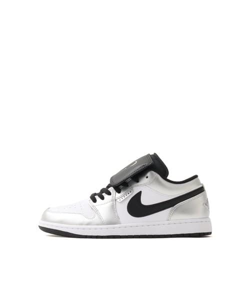 JORDAN BRAND AIR JORDAN 1 LOW SE WHITE/BLACK-WHITE-METALLIC SILVER - ホワイト