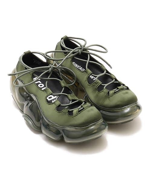 grounds MOOPIE X SINEAD O'DWYER 02 | IRISH DANCING / KHAKI