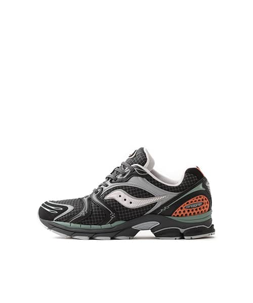 Saucony Progrid Triumph 4 SHADOW/SILVER - ブラック