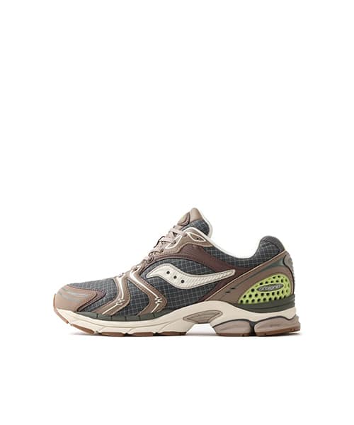 Saucony Progrid Triumph 4 CARBON/TAU - ブラウン