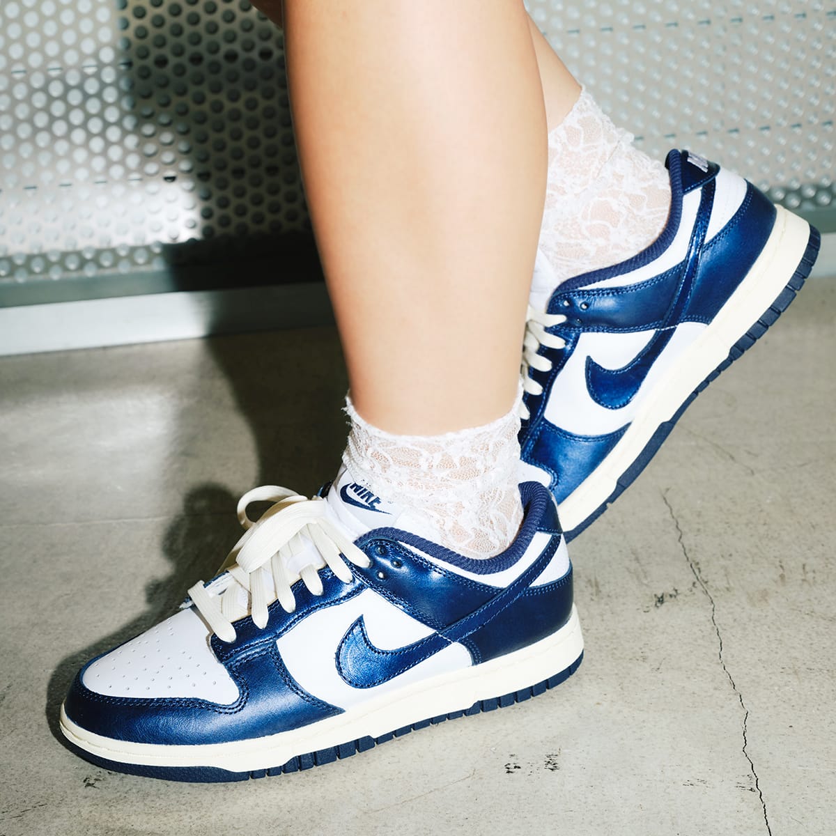 NIKE W DUNK LOW PRM WHITE/MIDNIGHT NAVY-COCONUT MILK 23FA-I